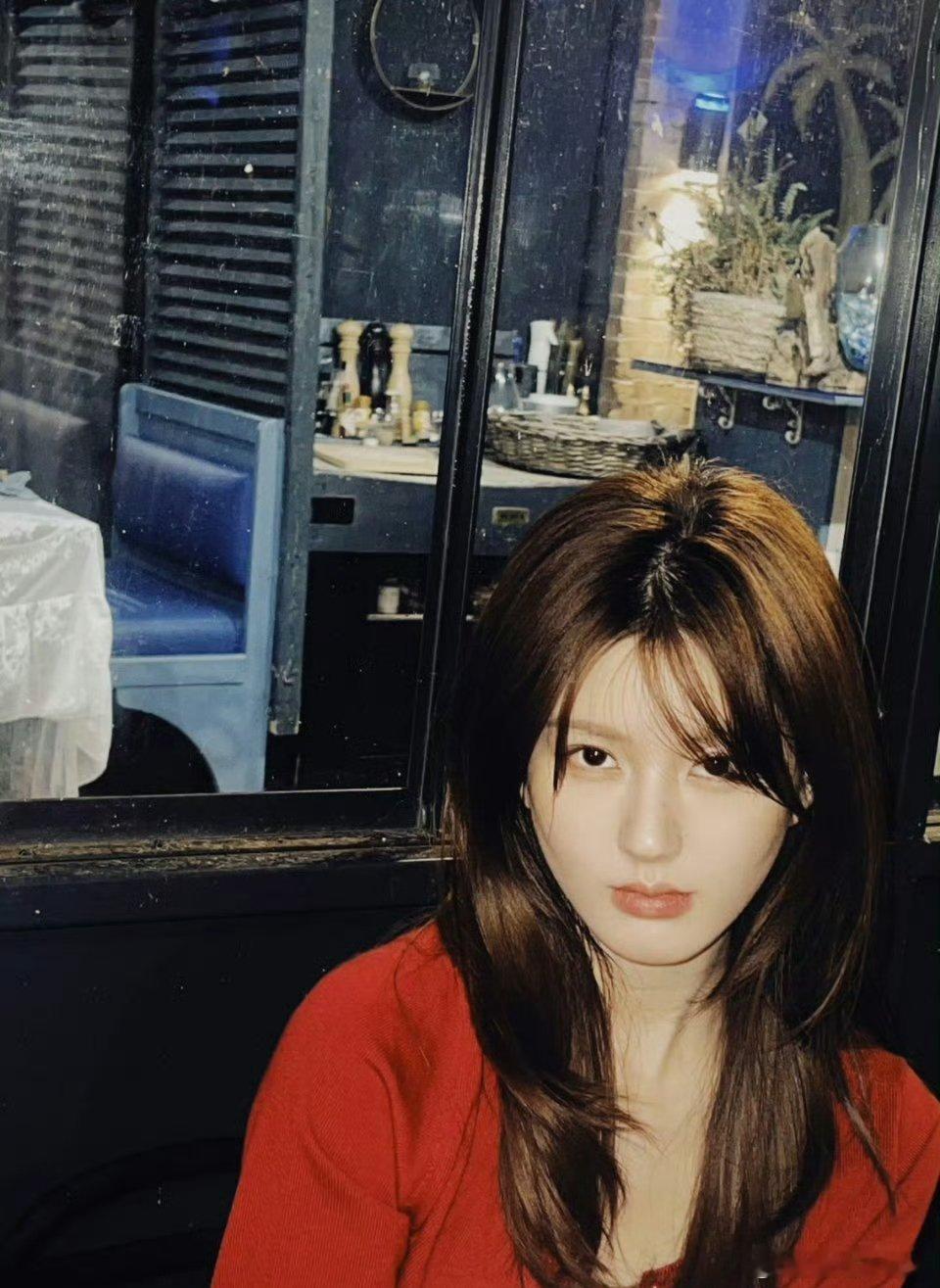 赵露思这个下嘴唇怎么回事 ​​​