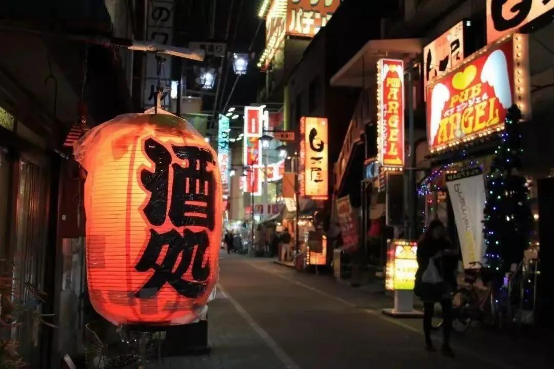色情业带来严重影响，日本政府要加强监管了
众所周知，日本的色情业也很发达，源于他