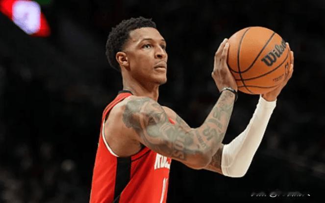 火箭别把小贾当宝了，投篮稳定性差很多，不打内线浪费天赋



小贾巴里史密斯这赛