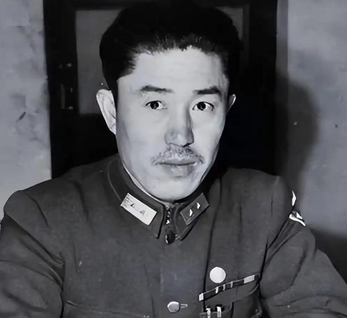当年蒋介石退守台湾后，听说曾泽生带着部队在朝鲜战场上把敌军打得服服帖帖，甚至让对