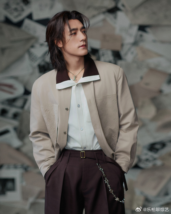 LV官宣此沙  这一回的官宣真的是太棒了呀，我们的此沙首个顶奢， 希望未来能够继