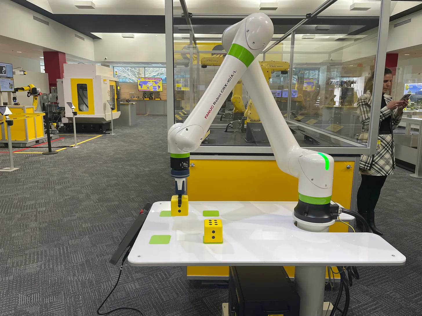 美国希望推动制造业复苏，这个政策启动已经为时已晚了，但，恰逢智能化变革，让这个政