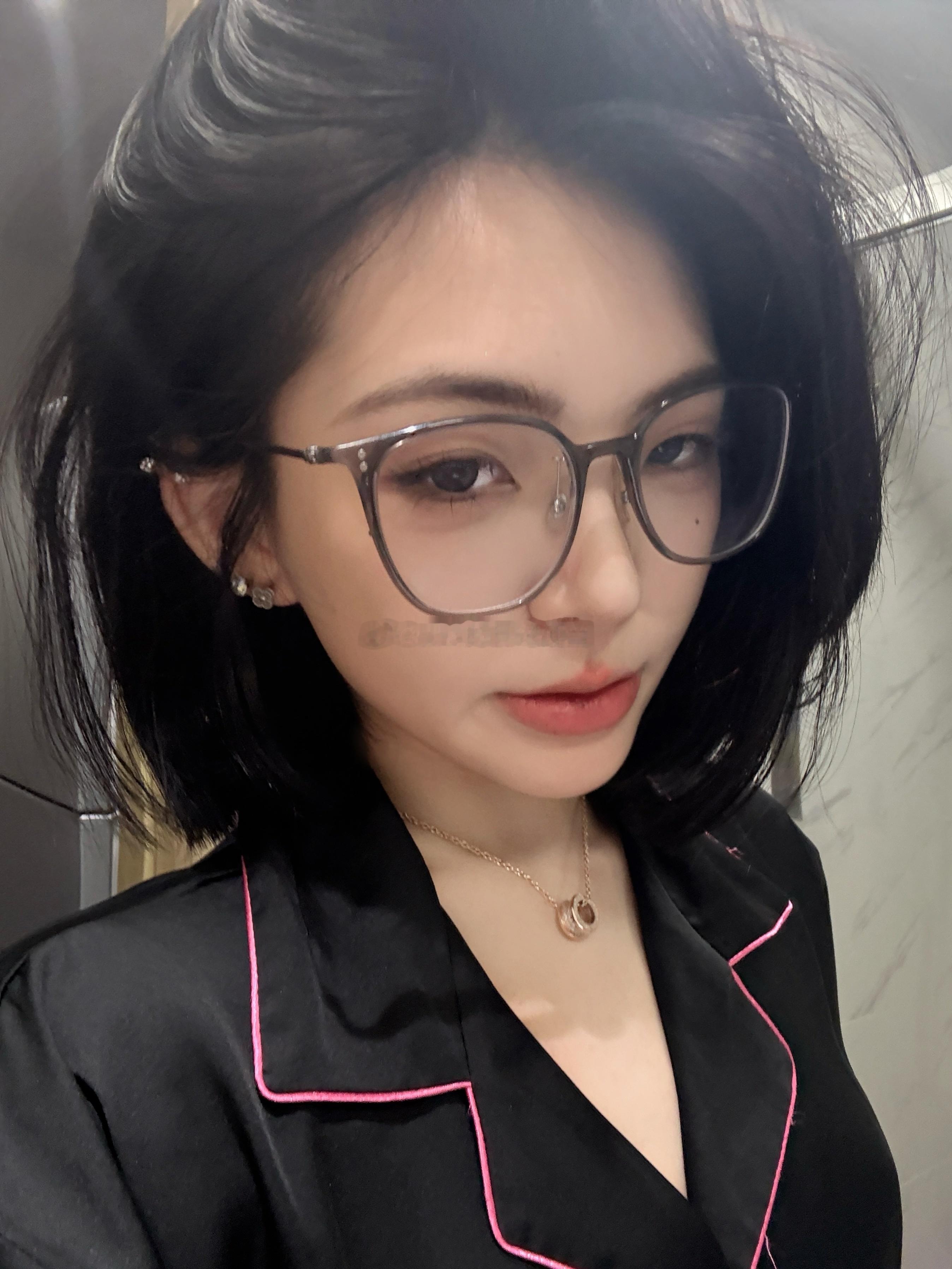把你u顶级过肺  ​​​