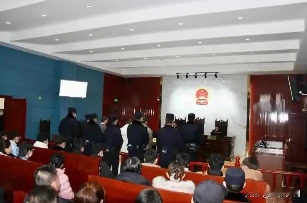 这六个强奸犯简直是闻所未闻，在同一地点和同一时间，轮流对一个幼女实施强奸几小时，