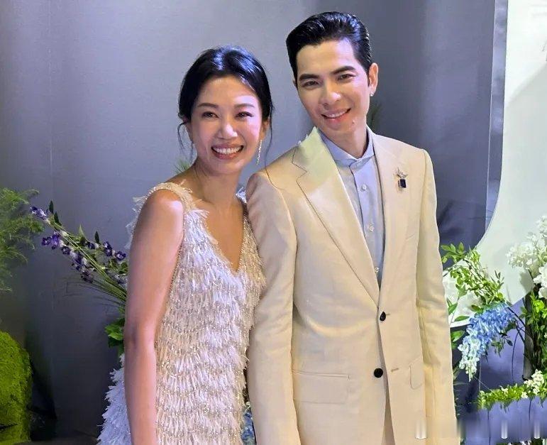萧敬腾婚礼现场堪比演唱会！据媒体报道，萧敬腾林有慧举办婚礼，众多明星纷纷到场祝贺