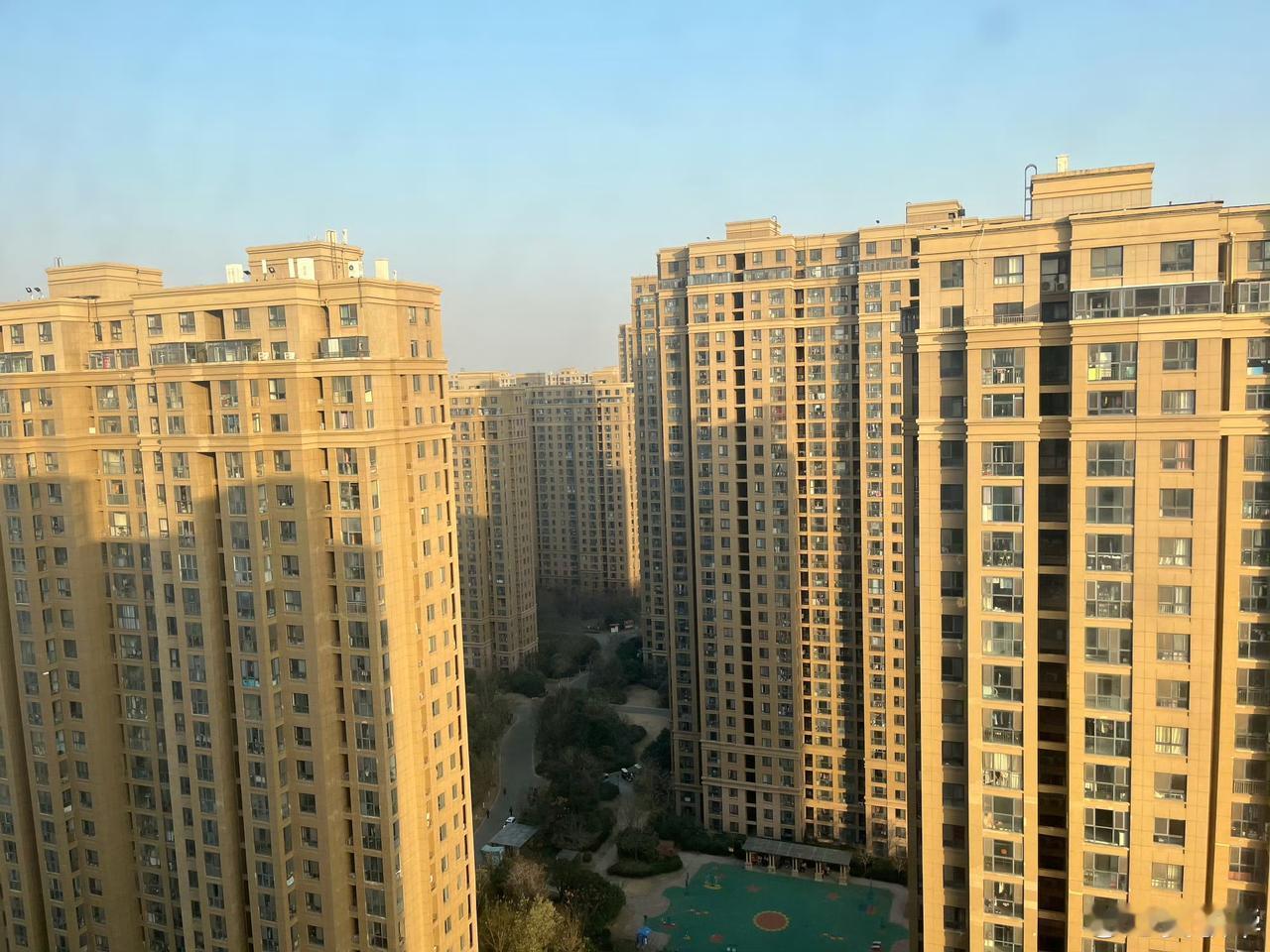 考考你：小明家住20楼，为什么从不坐电梯？