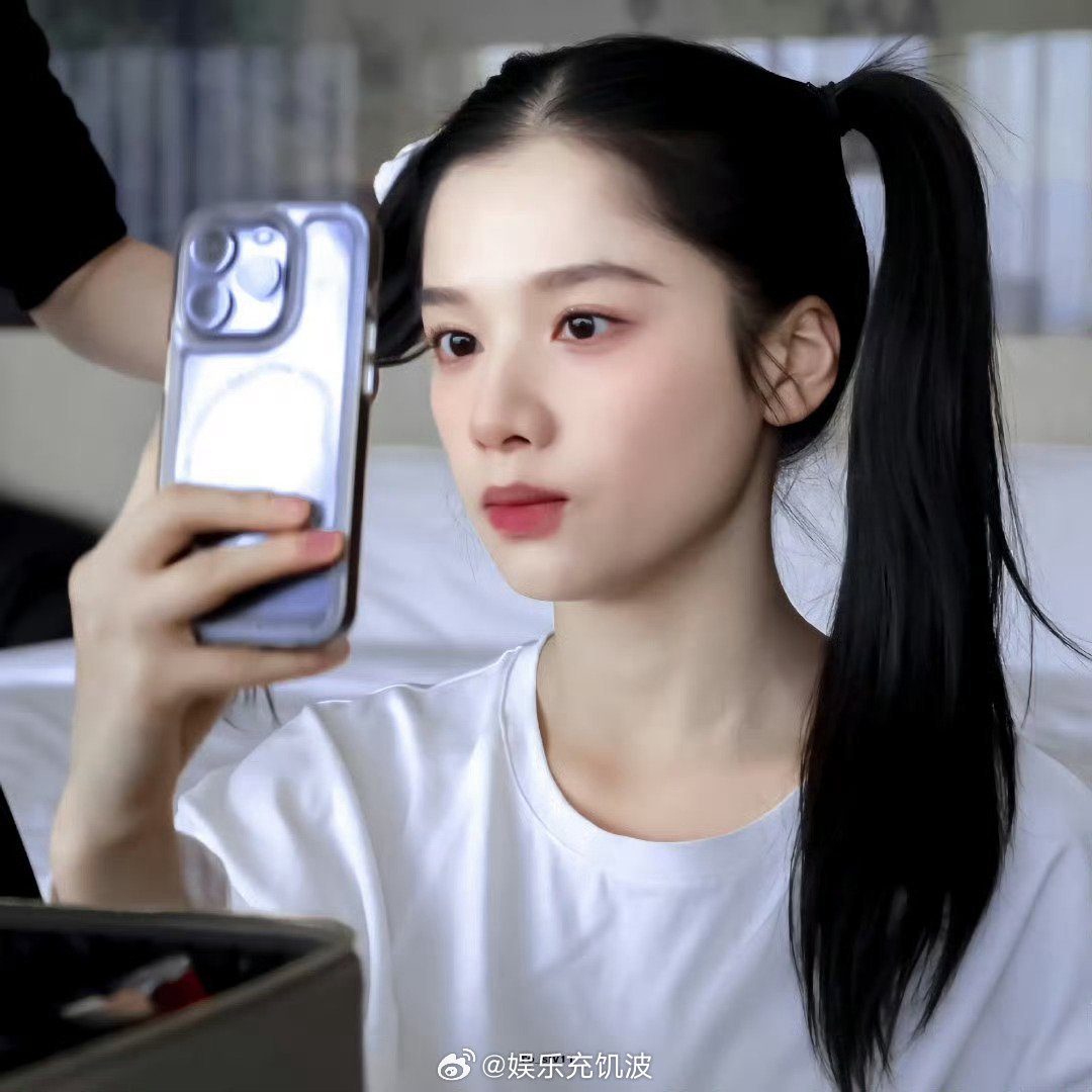 张婧仪回应不爱上综艺张婧仪不爱上综艺的原因综艺的节奏偏向即时互动，拍戏却是长久沉