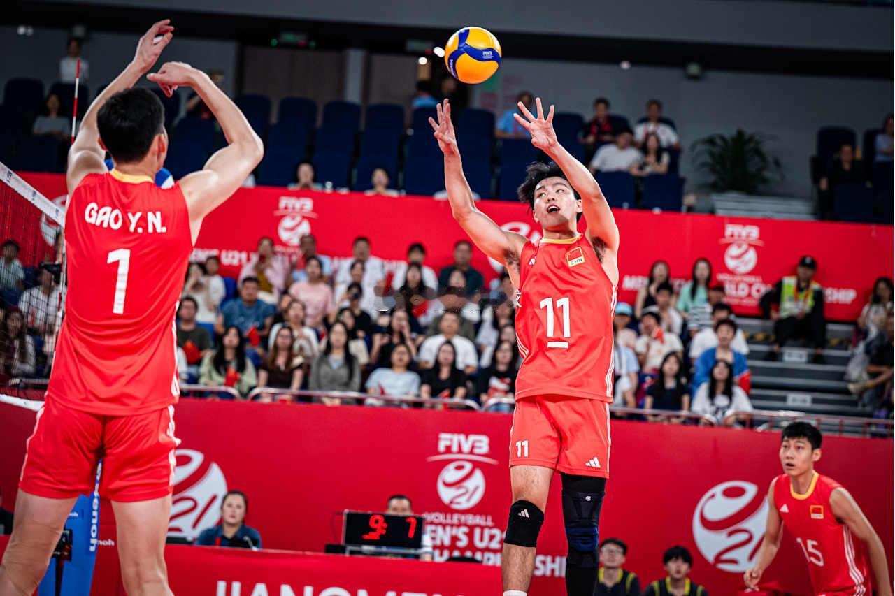 中国U21男排1-2古巴男排第三局技术统计总得分：25-20进攻：17-12拦网