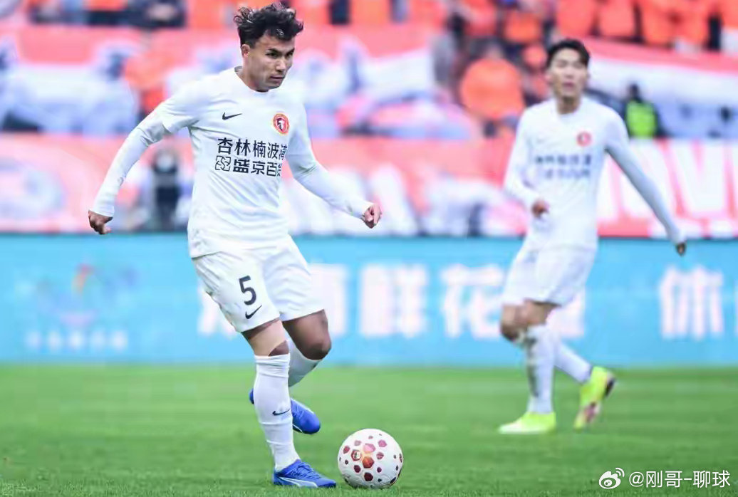 中超首轮：谢文能克雷桑泽卡各入一球 山东泰山3-0辽宁铁人取开门红山东泰山3比0