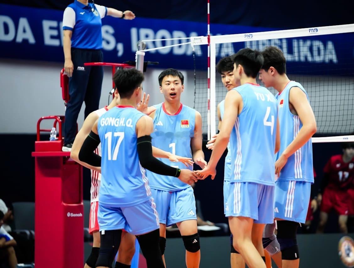 中国U19男排3-0加拿大中国男排个人得分统计丁浩成：16分（22扣12中0失误