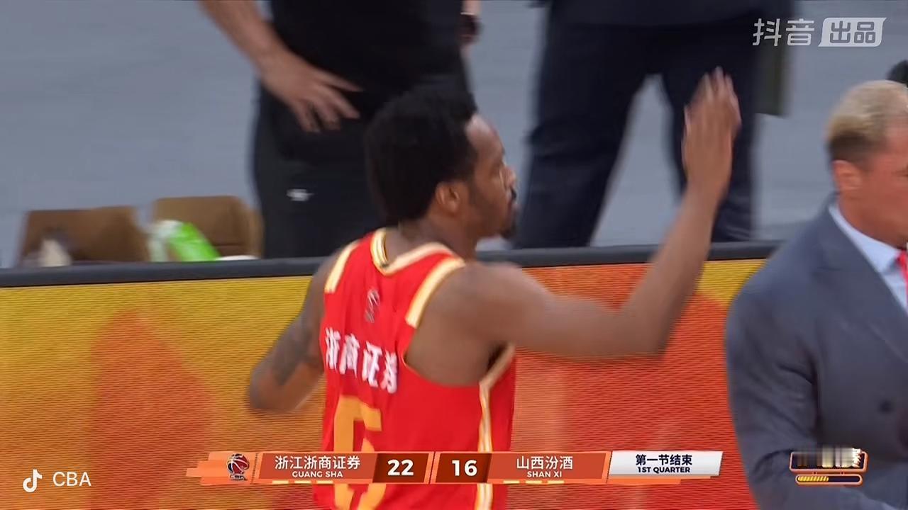 非常精彩的比赛开始了！

        在刚刚进行的卫冕冠军浙江浙商主场迎战山