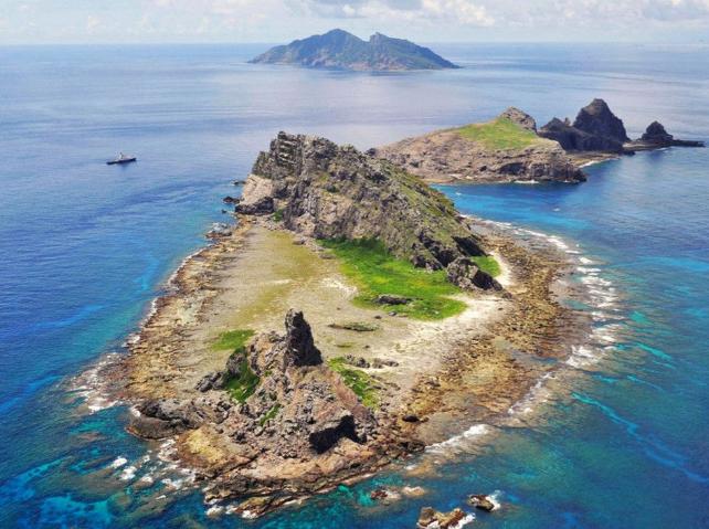 钓鱼岛上住着什么人？
目前，钓鱼岛并无长期居住人口，有人可能会问，这么大一片海域