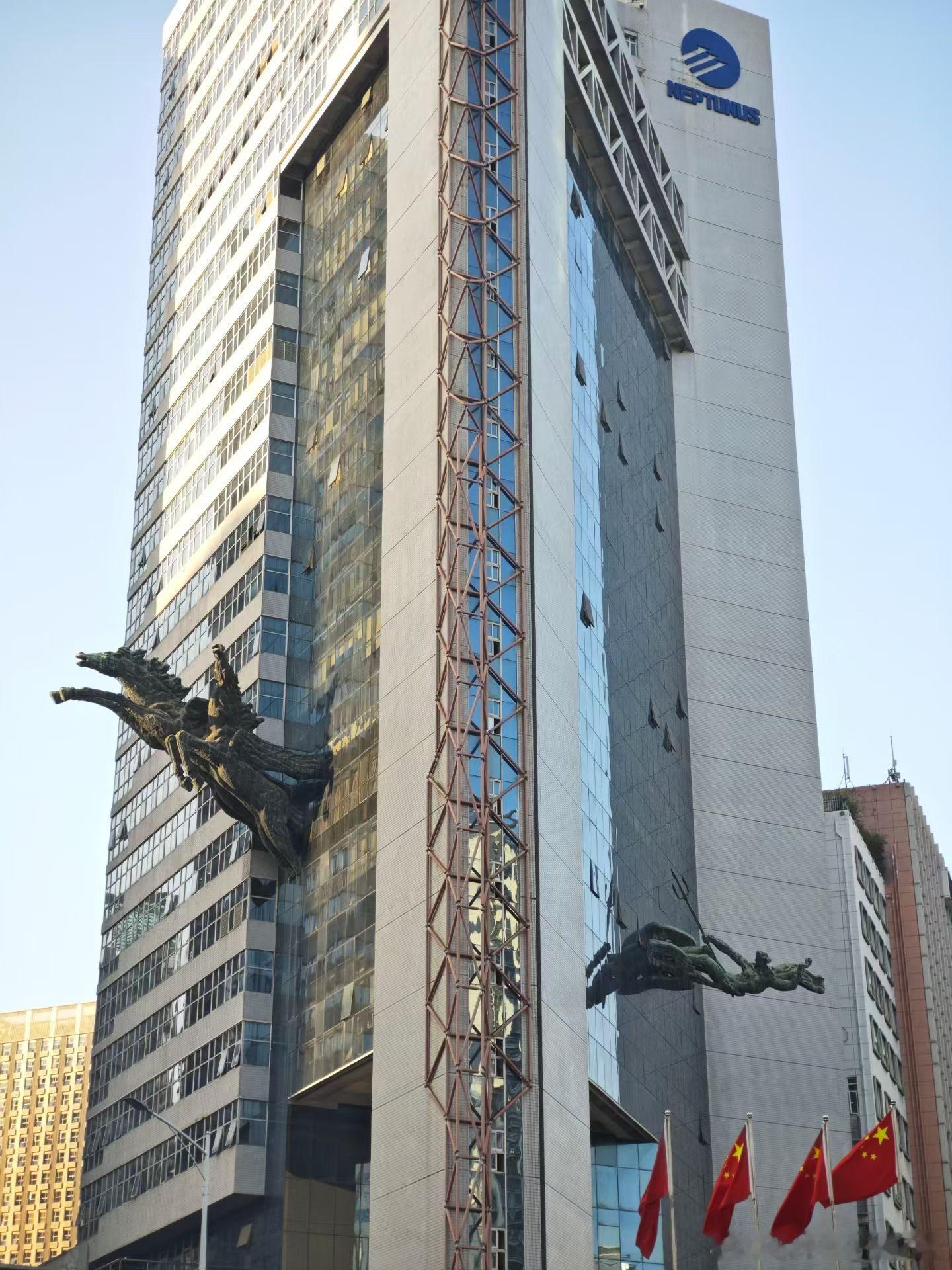 以前没在深圳搞事业，总觉得深圳就是和香港朋友吃饭的地方。在深圳开始搞事业之后，发