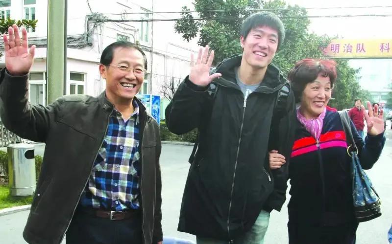 刘翔父母对独生子丁克的坦然接纳，在当下的中国家庭里，比奥运金牌还稀缺！
奥运冠军