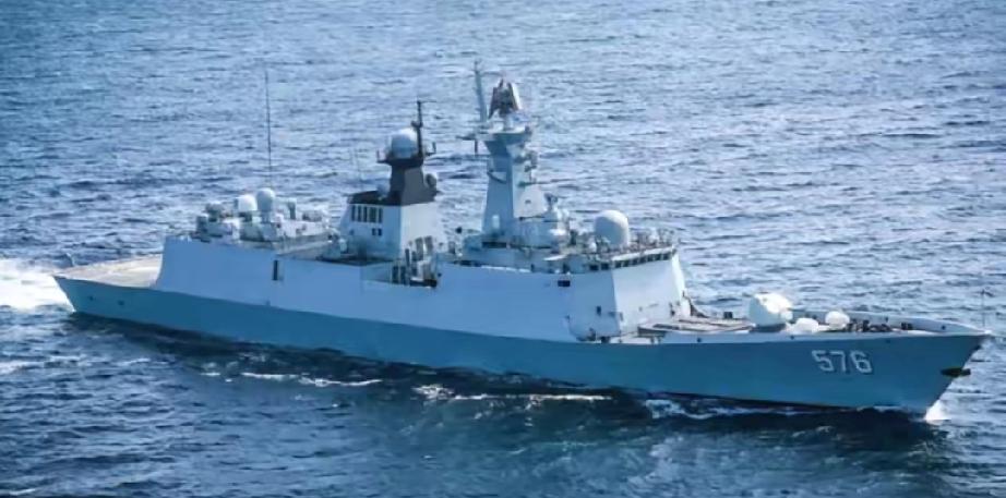 这下硬气了！中方警告美军封锁：不得阻挠我船只通过海峡！
4月13号，多家国际媒体