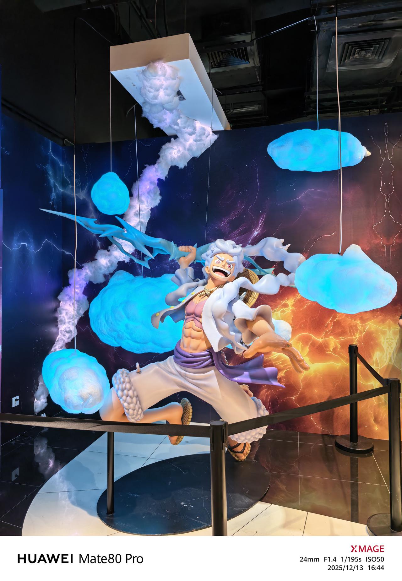 12月13号的深圳竟然下起了“雪”，赶紧用华为mate80 pro记录下来，也算