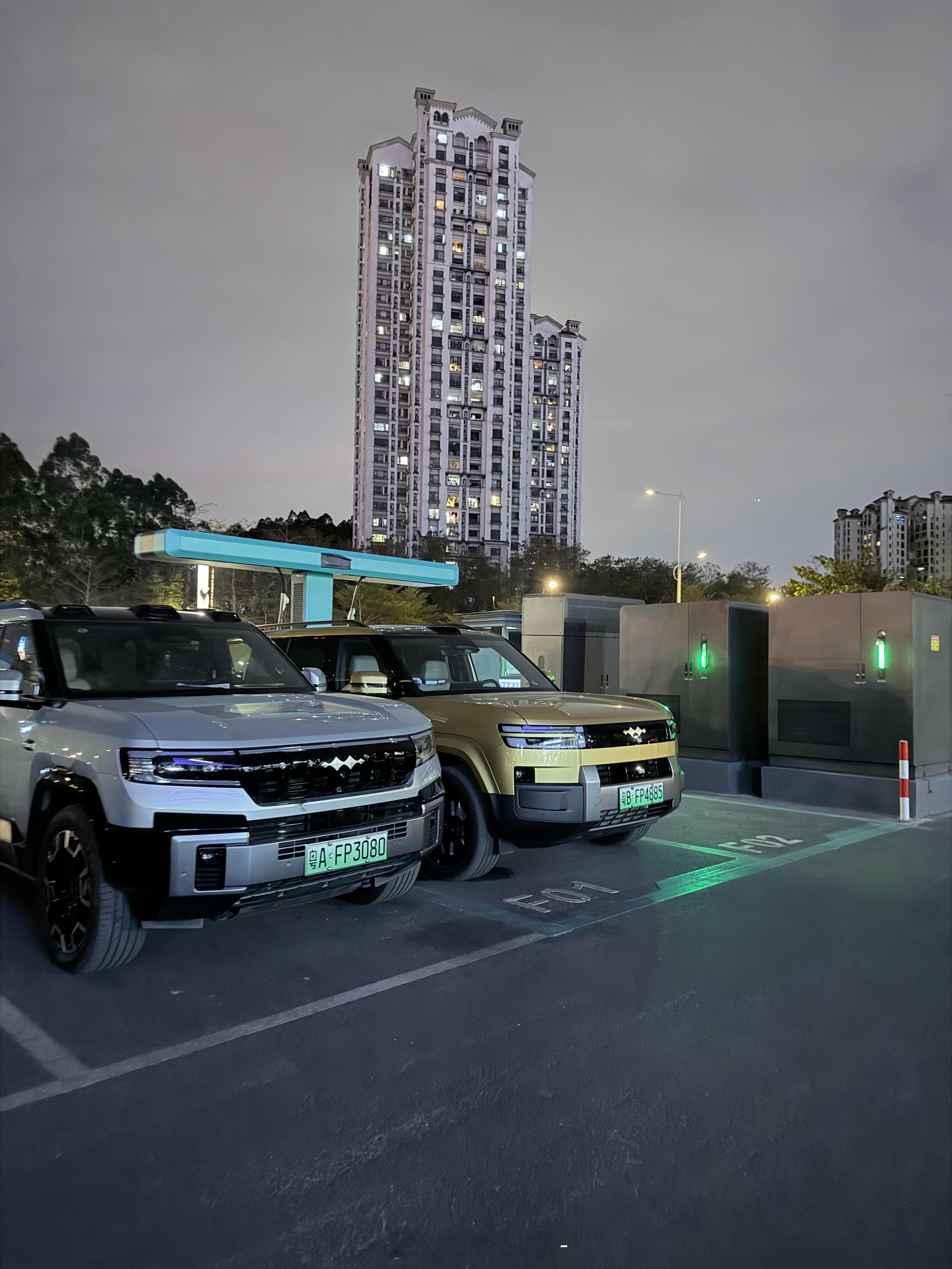 Ok刚下飞机，去拿车准备干明天的活晚上2:30要看苏翊鸣决赛明天上午要拍一个视频