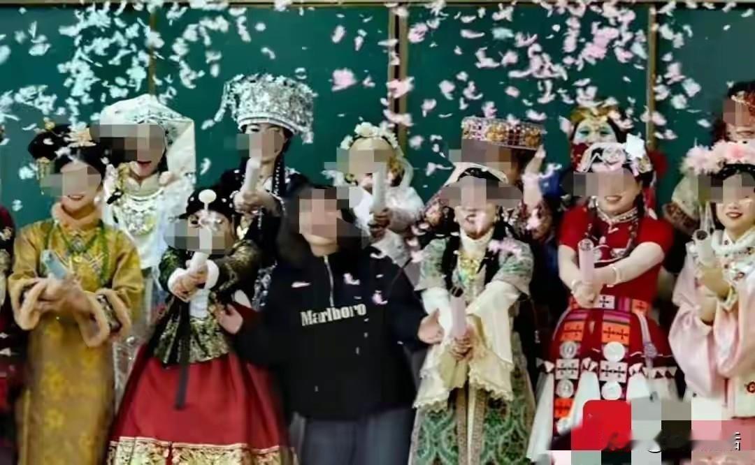 太可惜了！合肥一名25岁的年轻女教师病死在学校单人宿舍2天才被发现。

25岁的