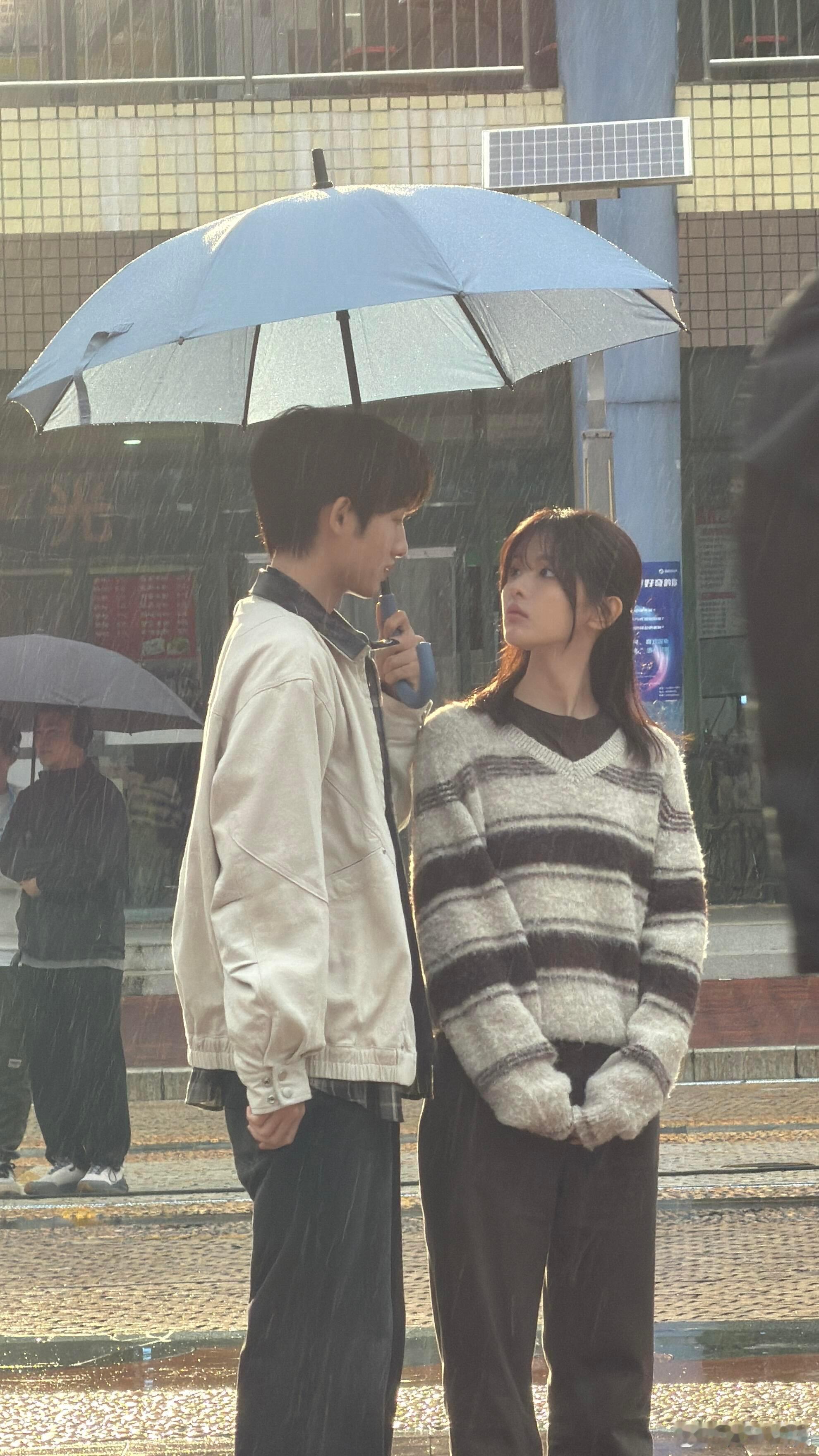 董思成 杨超越氛围感拉满 