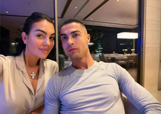 C罗又剃寸头了！