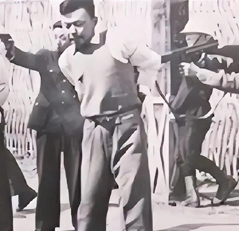 1941年，地下党员宋更新被敌人拖到野外枪决，敌人连开三枪，最后一枪还打中了头部
