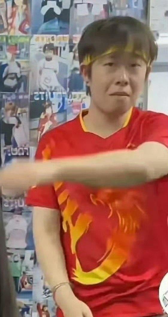 【漫展cos王楚钦男子致歉】据钱江视频，今日，漫展cos王楚钦​​话题登上热搜，