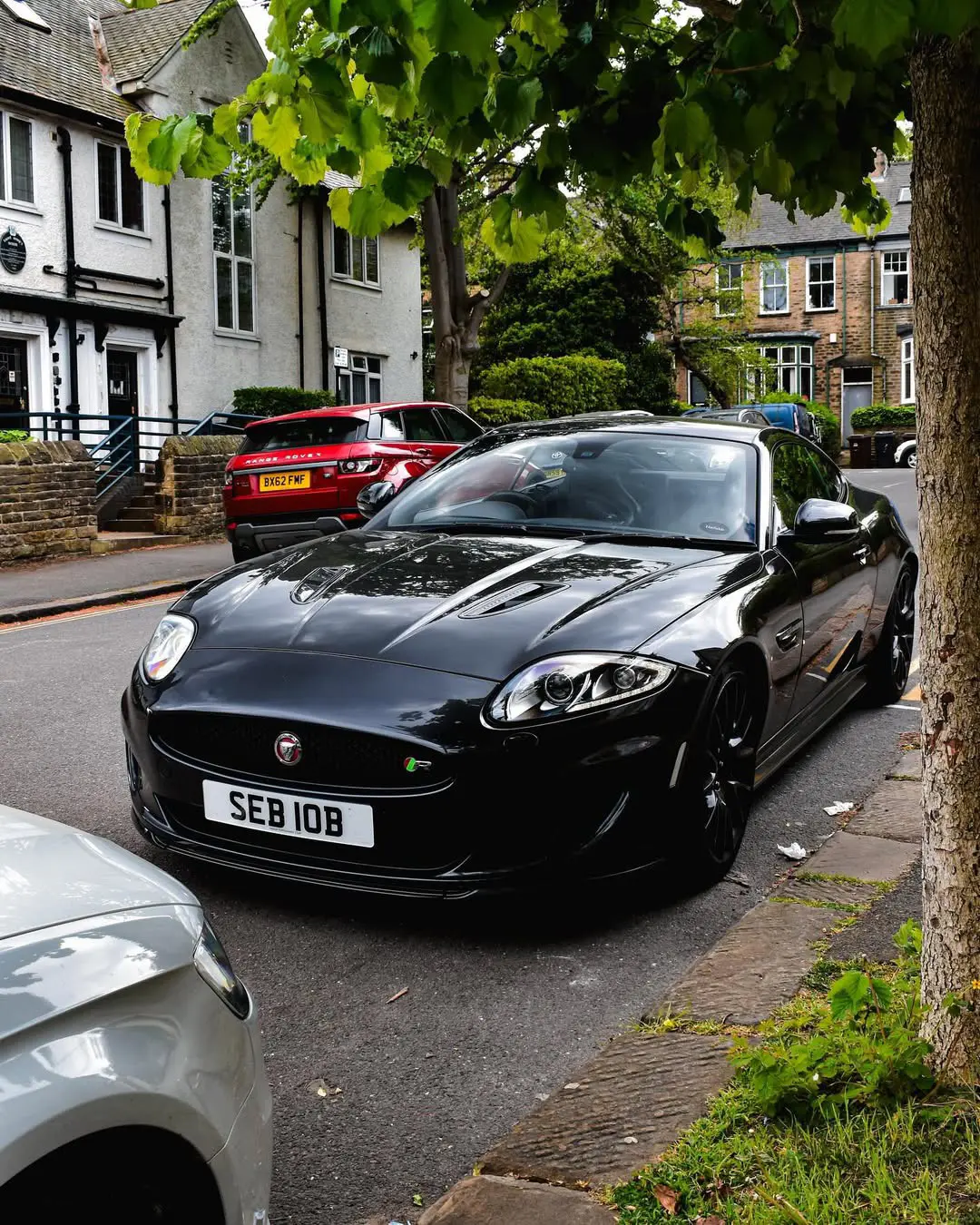 Jaguar XKR 5.0。