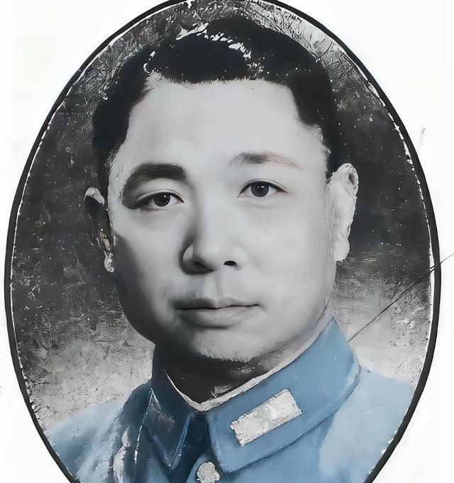 1948年，川军名将郭勋祺被俘，刘伯承、陈毅亲自摆酒宴为他接风，郭勋祺忍不住问陈