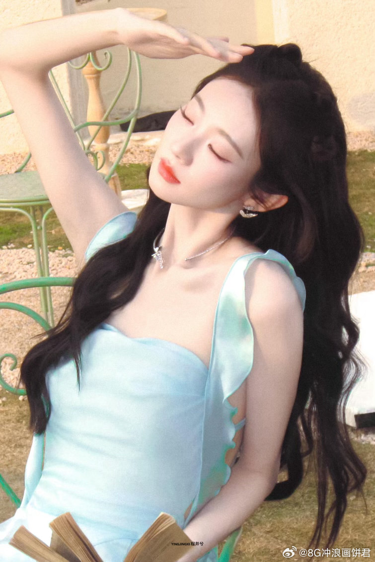 张艺凡上班迷路也不忘饭撒 路痴属性和宠粉属性同时拉满！一边找路一边营业，这敬业度