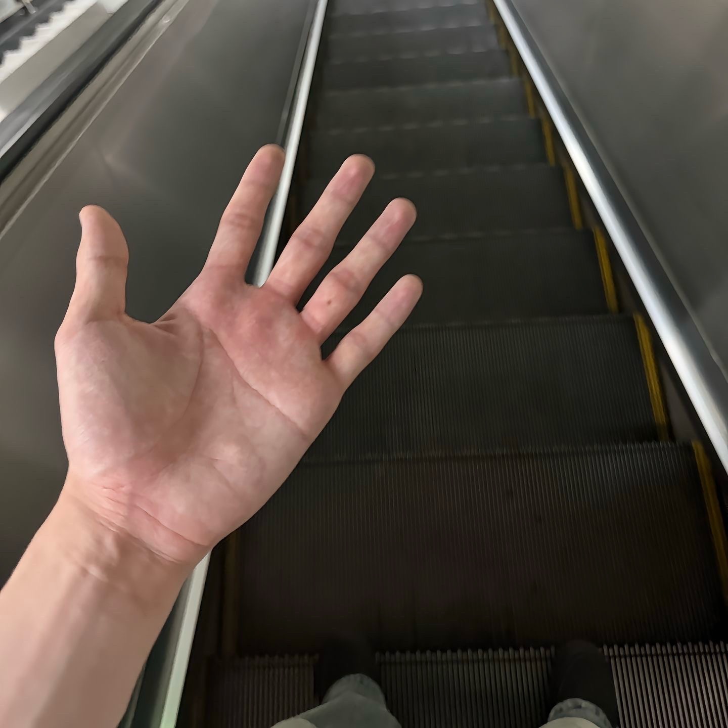 绷不住的东西太多了，还好我不绷了 