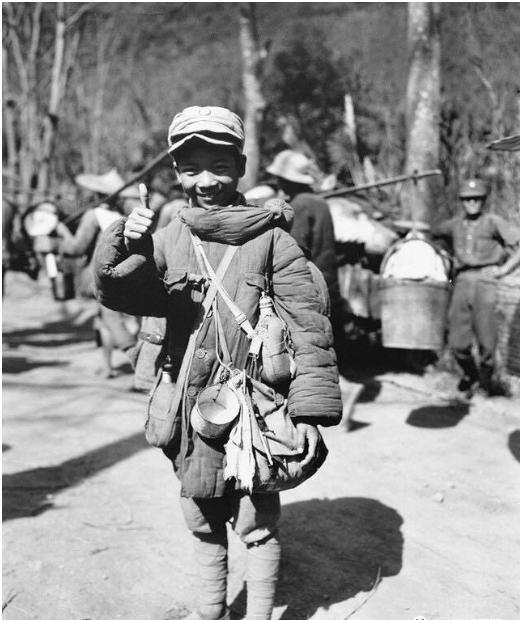 军旅话题：真是说不清了，念书有书呆子，当兵也有兵呆子，有的还当过兵，愣是说1米5