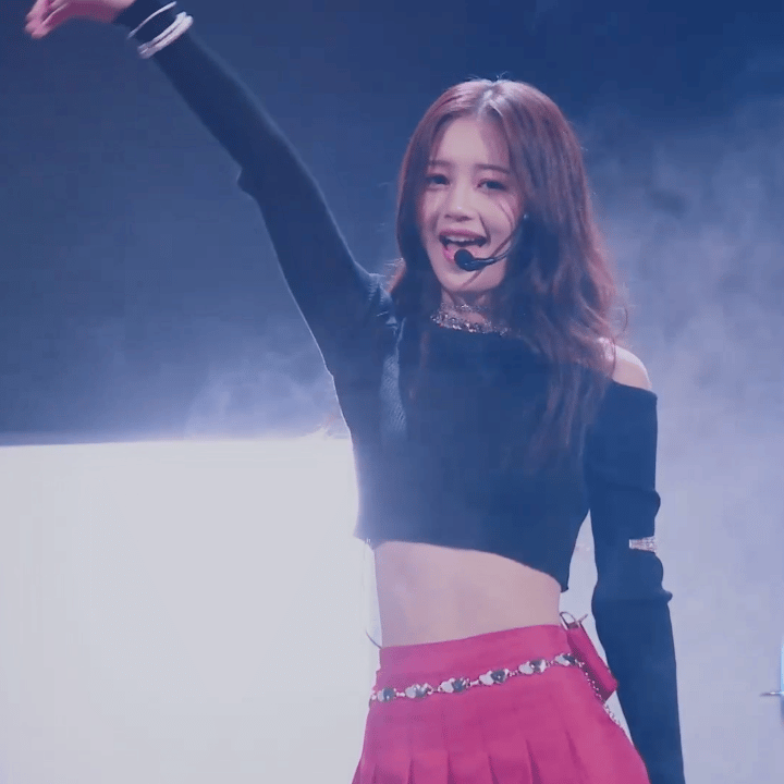 #RED女团官宣# RED女团官宣，开启音乐新篇章！她们将东方之美与现代舞台完美