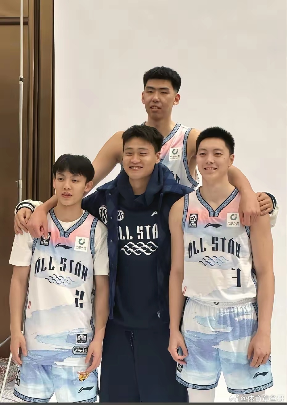 CBA 奇了怪了！赵睿195，胡明轩191，看着一样高！胡明轩三分大赛冠军