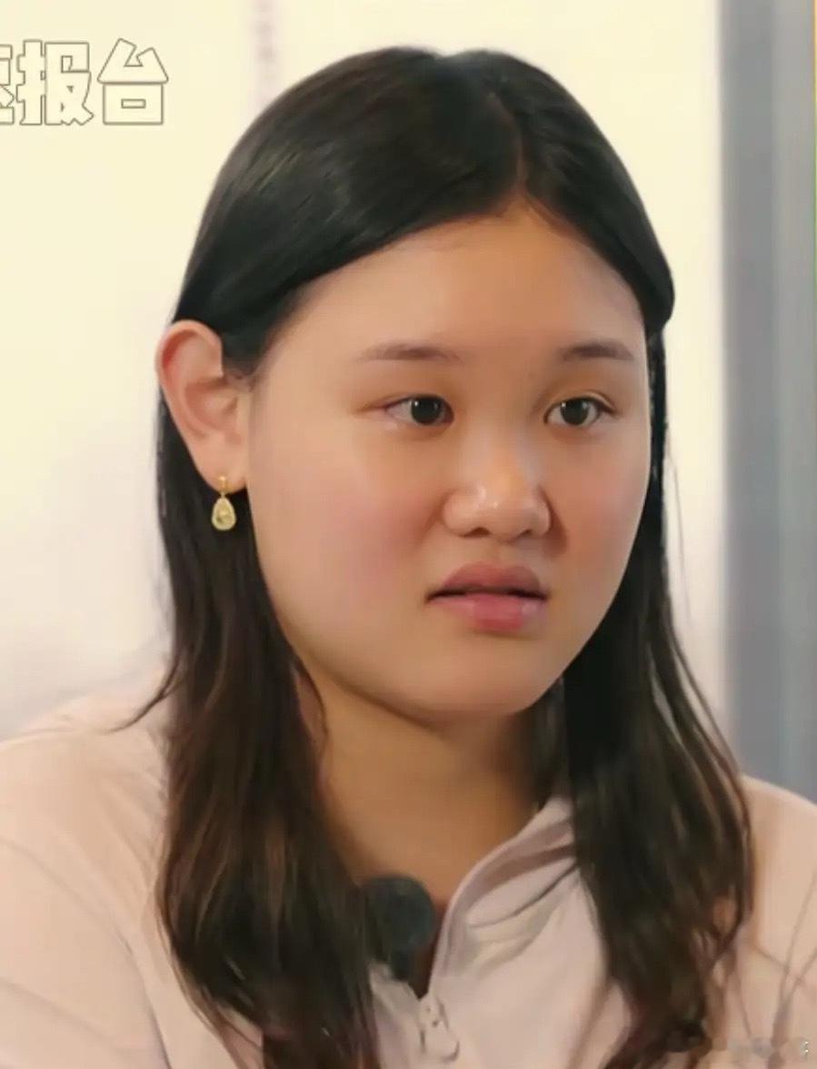 张家齐恋爱被前男友当炫耀资本张家齐这个人有点意思，她明明是个颜控，喜欢高高大大的