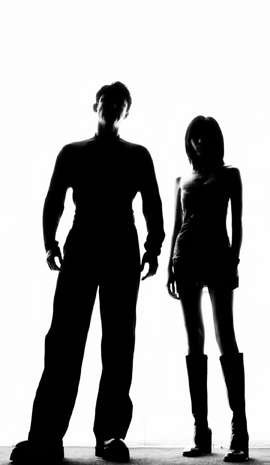 我嘞个美女配英雄啊，这俩人身材都是超绝的[哇][哇] 