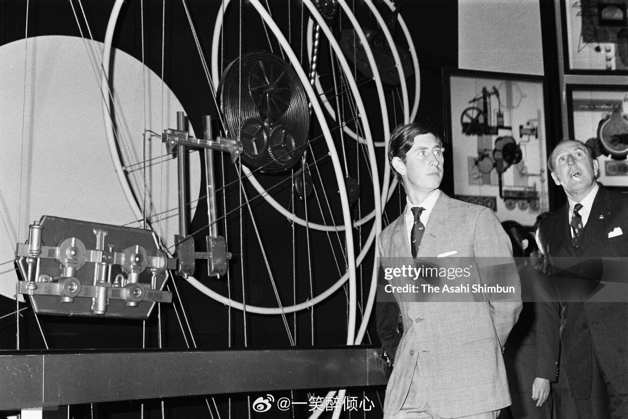 英国王室[超话]  1970年4月11日，威尔士亲王查尔斯王储在日本大阪参加19