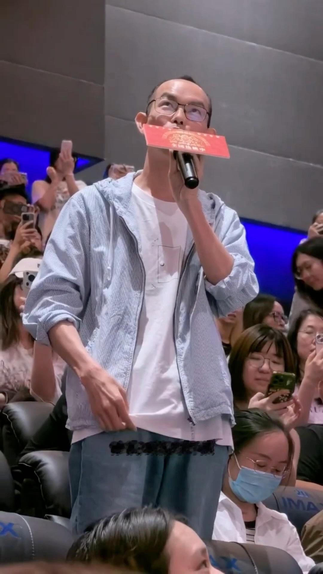 阿嬷导演邀约蒋奇明阿嬷导演教蒋奇明潮汕话见面会别的环节聊作品，我看他俩单独开启潮