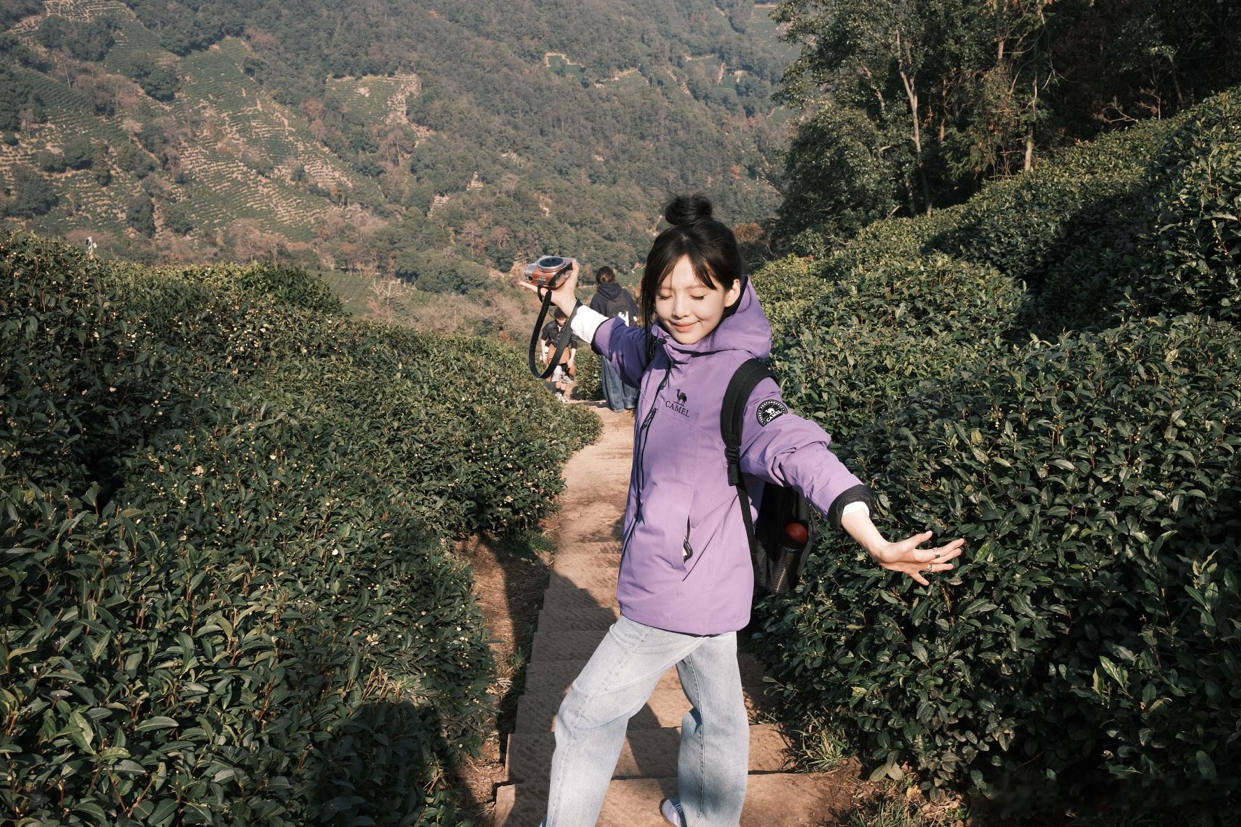 新年快乐闺蜜们新的一年凡事顺利平安喜乐！ 