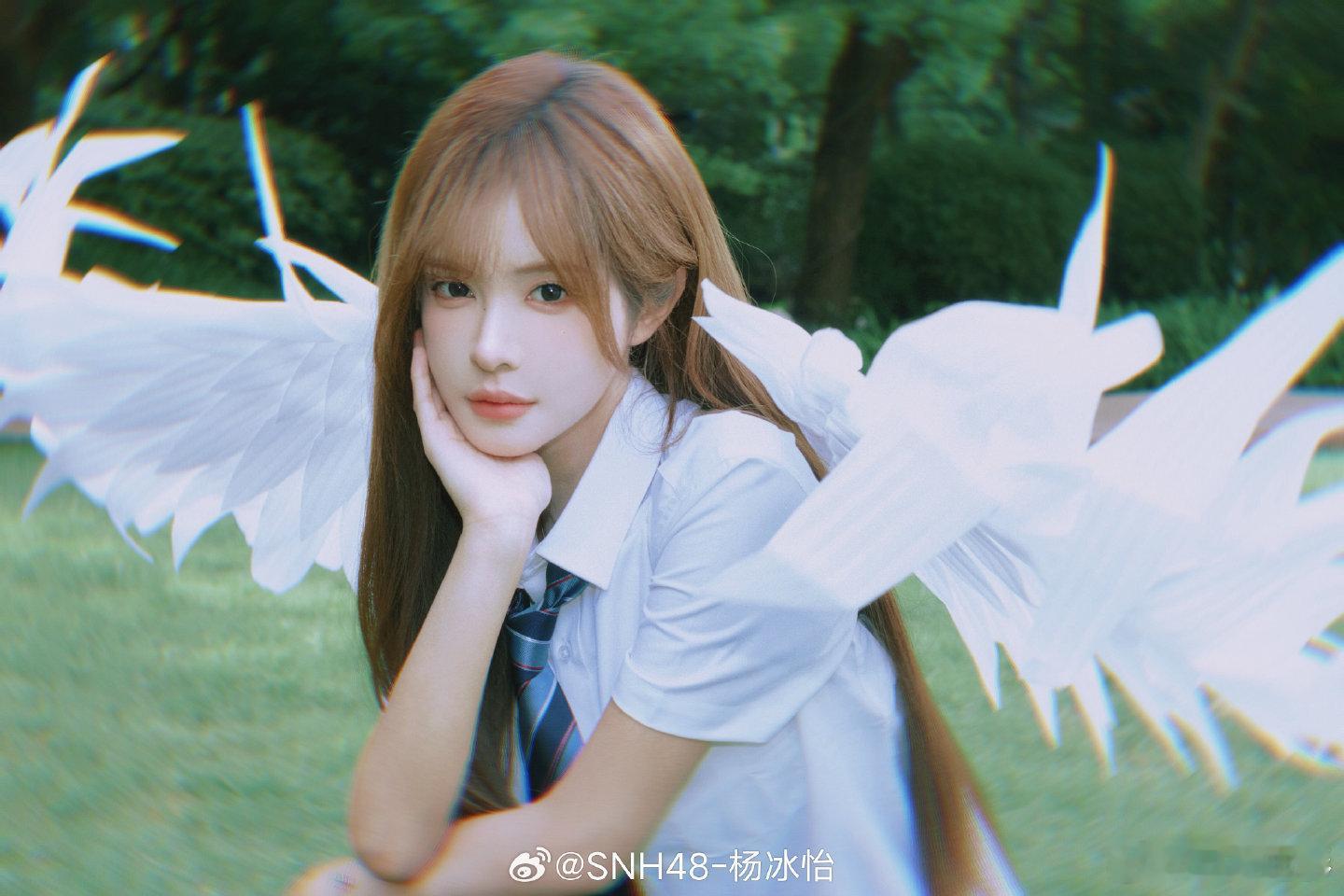 杨冰怡连续两年第一杨冰怡蝉联第一SNH48青春盛典 两年连霸圆满收官！杨冰怡拿下