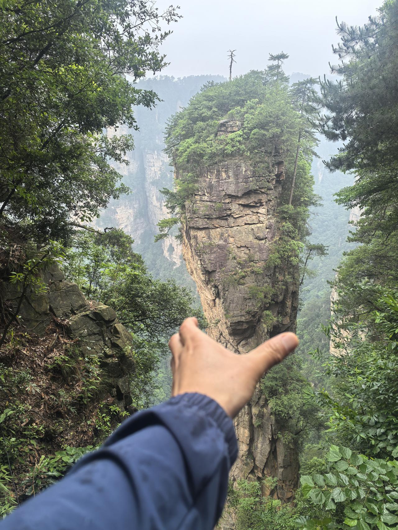 非常形象的山川外貌，友友们，你能找出几张？

[心][心][心]

张家界小蛮腰