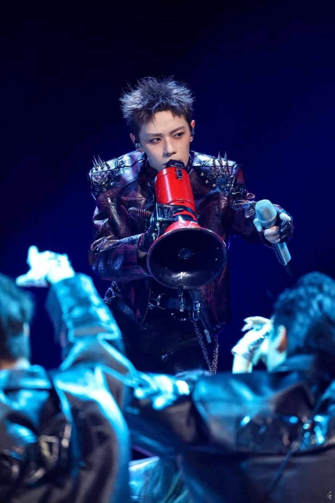 曹骏官宣30周年巡演上海站 曹骏叁拾序出道30周年特别演出 小时候看宝莲灯、真命
