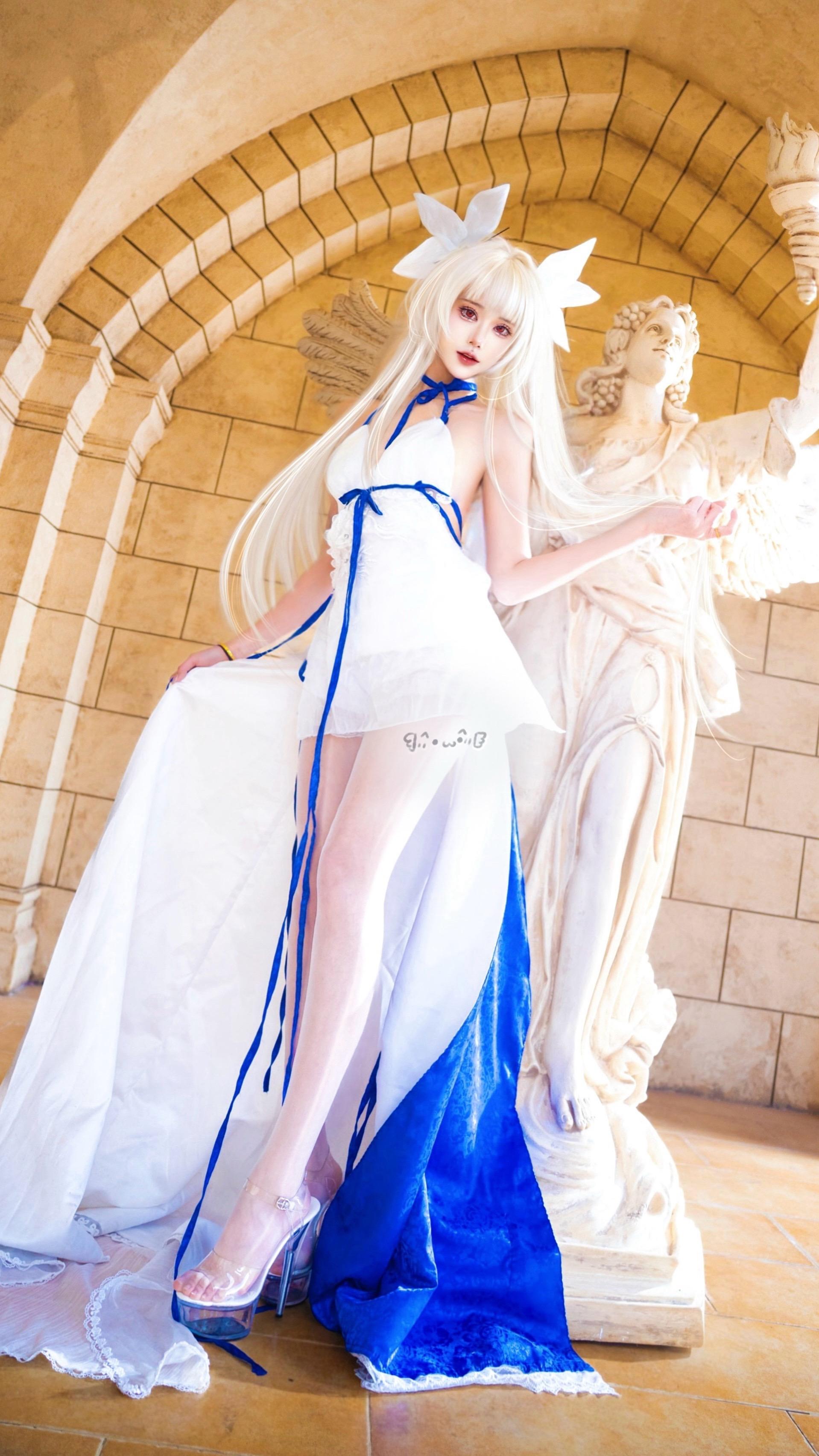 就在这里，向我起誓。