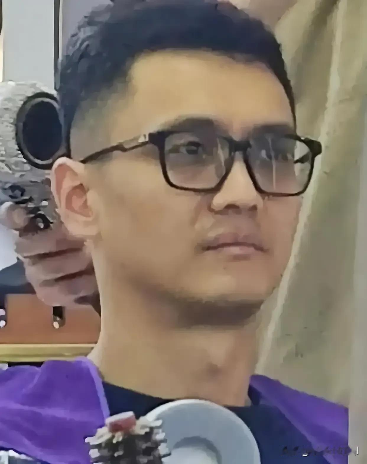 宋某出来后也没闲着，在微博小号上，他说：“我回来了，你就等着瞧吧。”有人说他现在