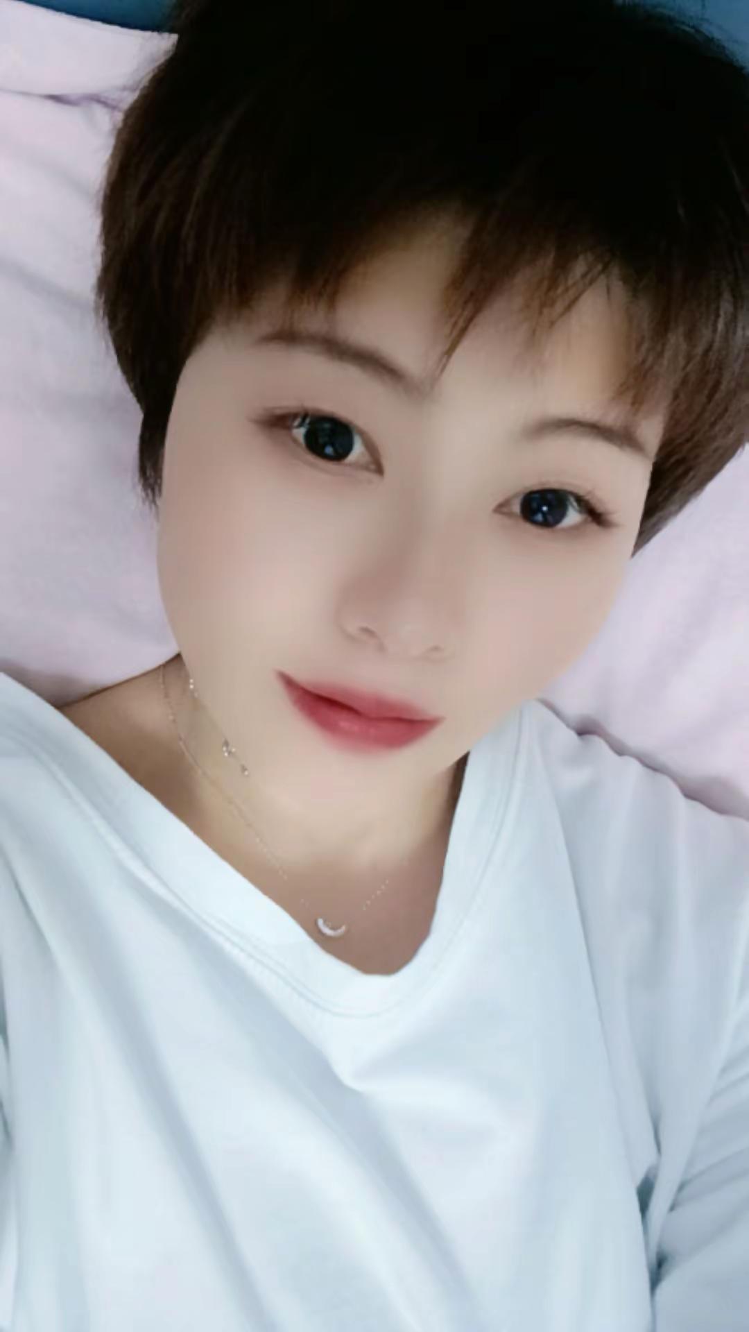 一杯敬明天，一杯敬过往