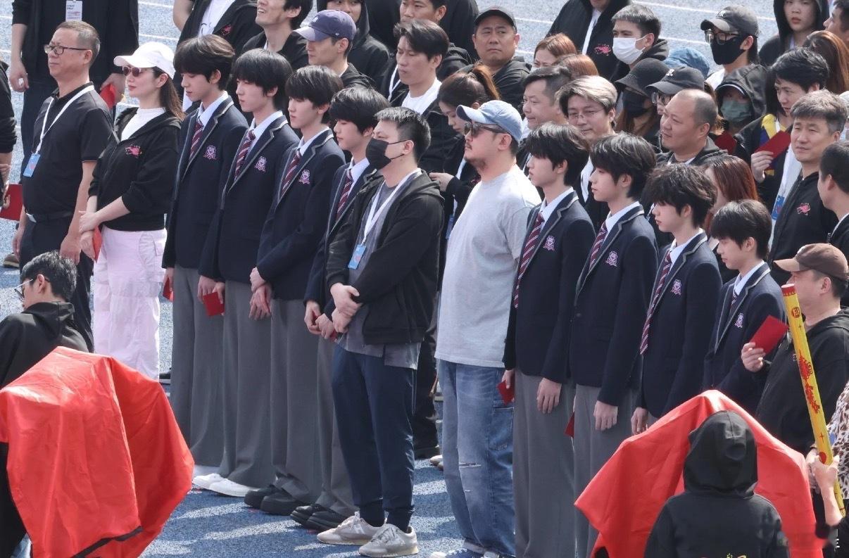 TF四代《我们的少年时代2》开机啦TF四代开机合照