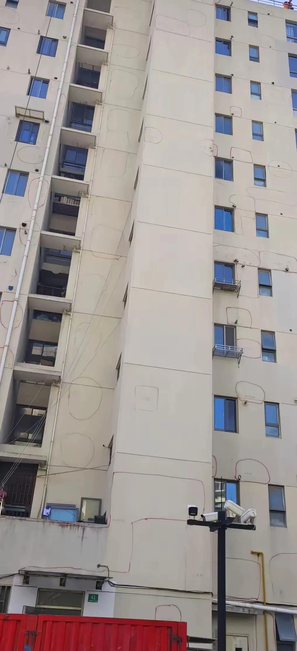 能达到70分的人，其实已经很幸福了呀！
 
别总盯着别人的光鲜生活，真正的幸福，