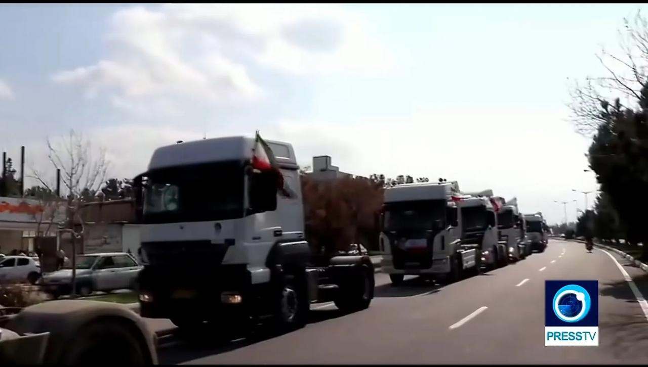 伊朗东北部的托尔巴特贾姆公路上，300多辆卡车自发集结巡游，以此表达对伊朗新任最