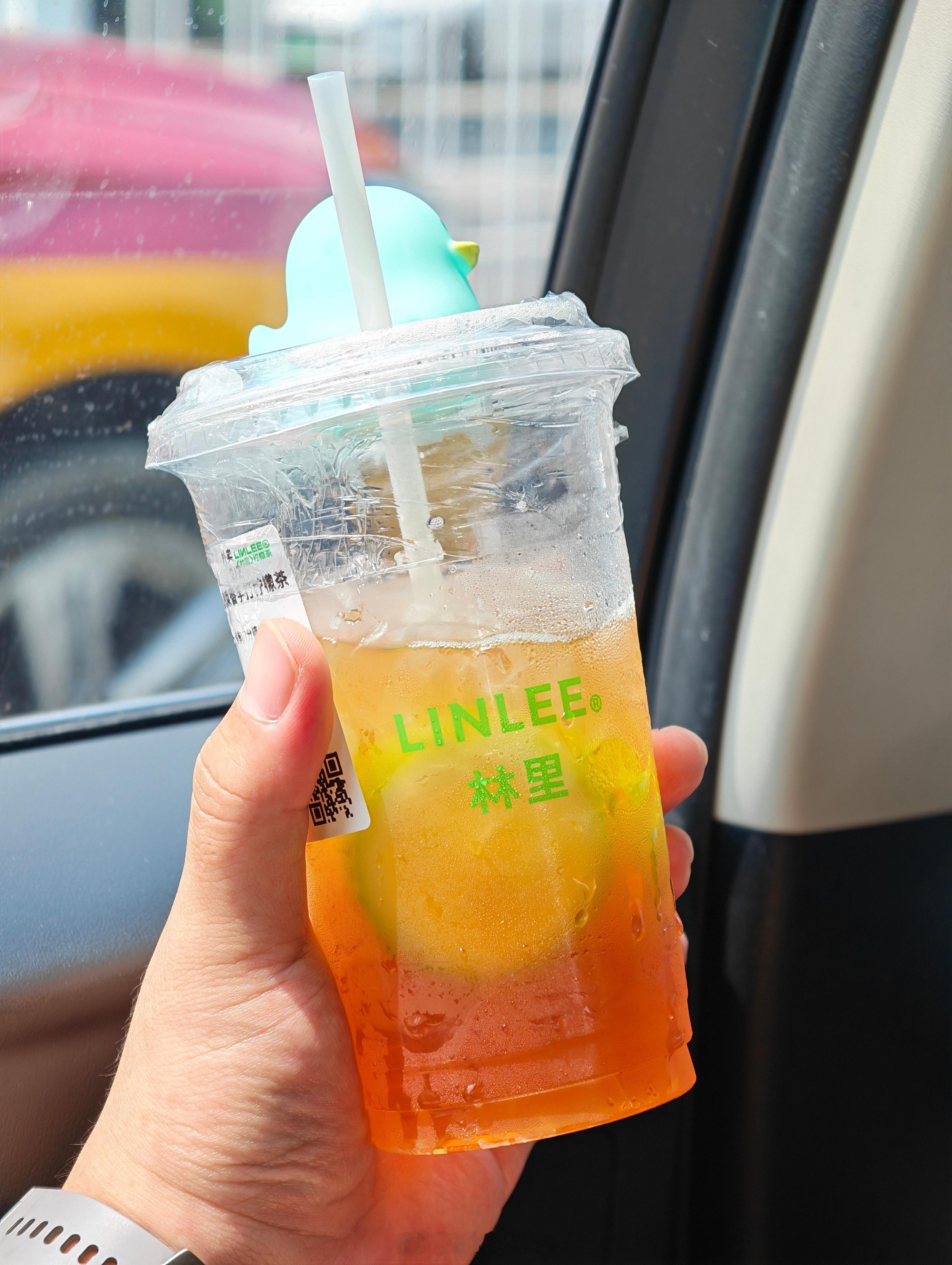 朝阳这边的林里门店还真挺多，即便是工作日下午，堂食自取、外卖出杯都挺多。 北京