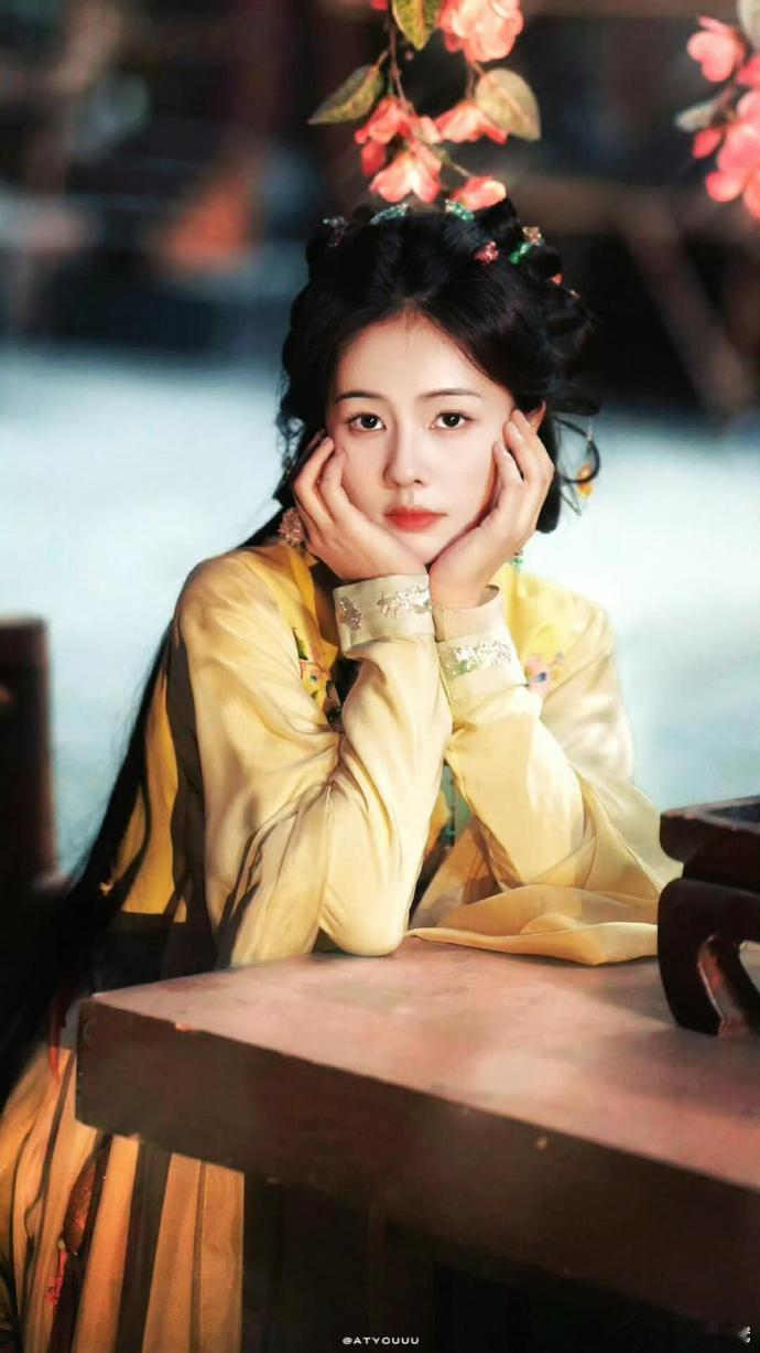 《快播！修仙剧来袭》五个副本，服装多彩。随大女主白烁探险修仙，解悬疑，白鹿超话等
