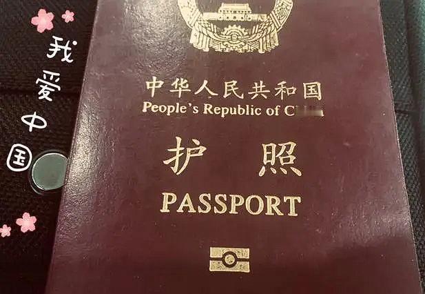 “支持民警！”安徽合肥，一男子陪儿子在加拿大读书，全家入了加拿大国籍，2年后他想